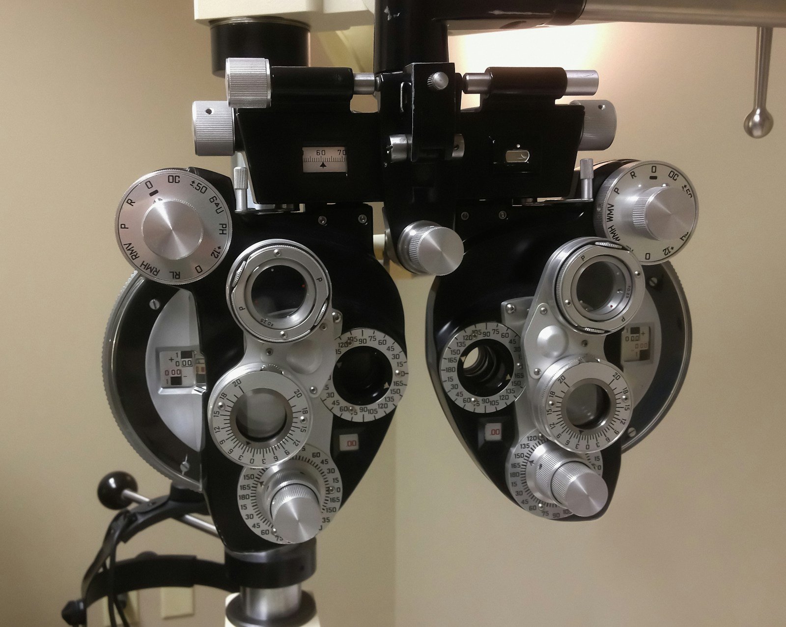Phoroptère utilisé lors du2019un examen de la vue avant une chirurgie réfractive